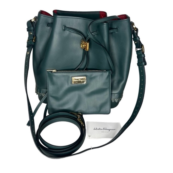 EUC Salvatore Ferragamo Like New Dark Green Sandy Bucket bag. Truly Exquisite!!! - Picture 4 of 8